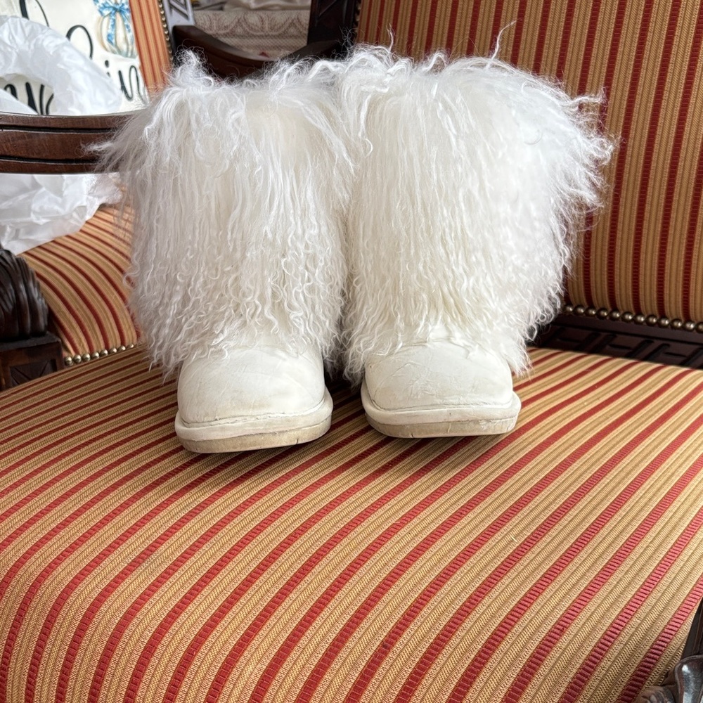 BearPaw White Fluffy Boots